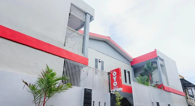 OYO 2595 Hotel Jinan Makassar, Prenota Hotel Hotel a Sulawesi con piscina, Piscina