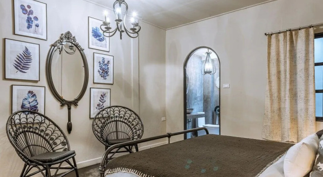 Lion's Den Hotel, Забронировать Отель Кхлонгтей Бангкок, рядом с Развлекательный центр Nana Plaza