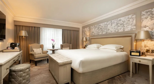 Номер Executive Brooks Hotel