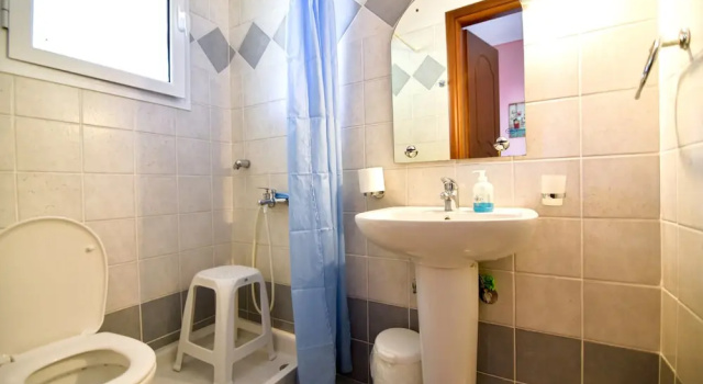 Трёхместная студия с балконом и с видом на горы Tsertos Apartments