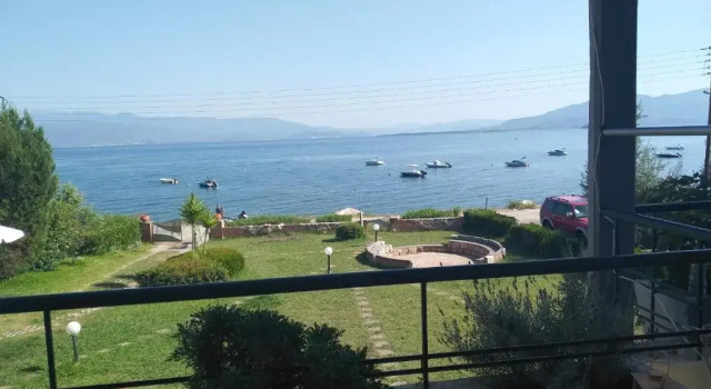 Апартаменты с видом на море Mare e Monti1