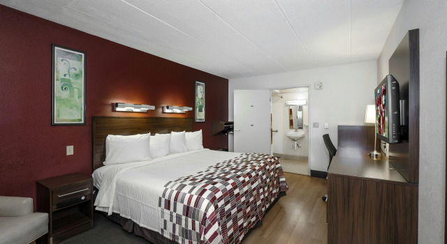 Red Roof Inn Aberdeen, Rezerwuj Hotel Hotele w Maryland z parkingiem, Parking