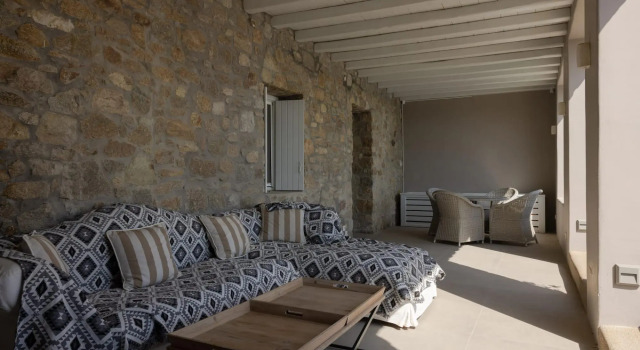 Luxury Apartment with Swimming Pool 2B