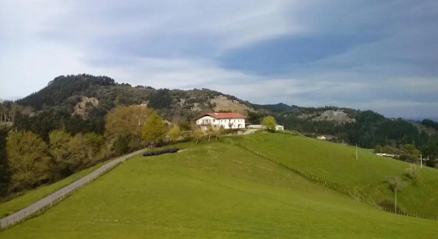 Mote Cottage, Rezerwuj Dom wakacyjny Hotele w Baskonia z parkingiem, Parking
