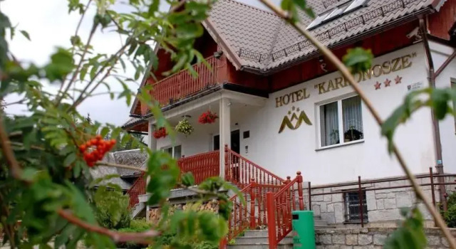 Hotel Karkonosze, Забронировать Отель Карпач 