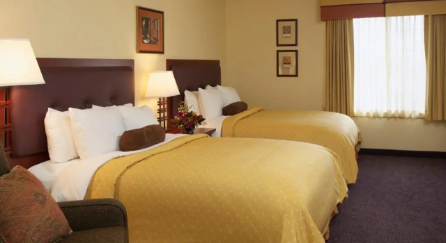Семейный люкс с балконом Larkspur Landing Extended Stay Suites Folsom