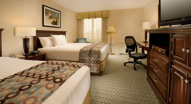 Drury Inn & Suites Kansas City Stadium- Kansas City, Prenota Hotel Hotel a Kansas con parcheggio, Parcheggio