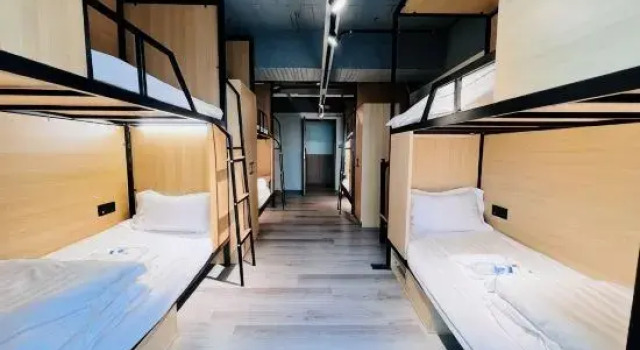 Кровать в общем номере (женский номер) Yoai Mountain Roam Hotel