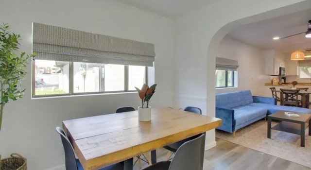 Апартаменты Walk to Papago Park: Condo w/ Community Perks!