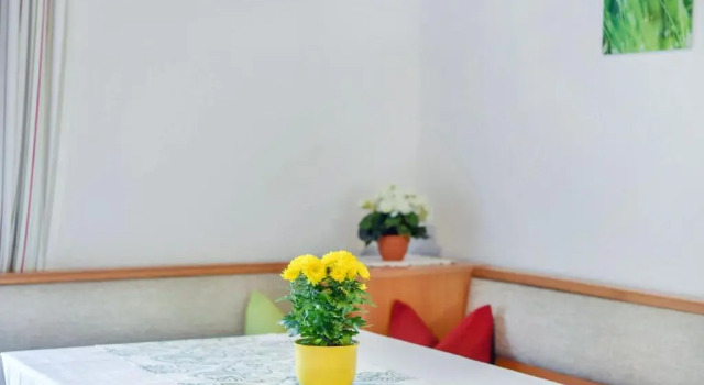 Ferienwohnung Wennesz 1, Rezervasyon Otel Chieming Chiemsee