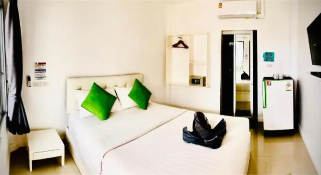 Koh Larn White House