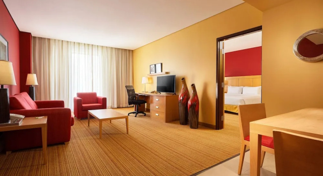 Люкс Courtyard by Marriott Leon at The Poliforum
