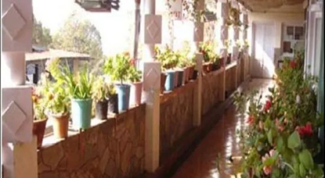 Hotel Meghdoot, Rezerwuj Hotel Hotele w Uttarakhand z basenem, Basen