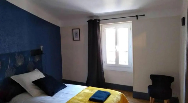 Апартаменты Appartement Privé Climatisé entre Arènes et Maison Carrée