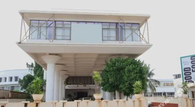 Capital O 22798 The Hans Hotel, Book Hotel Hoteller i Hubli med morgenmad, Morgenmad