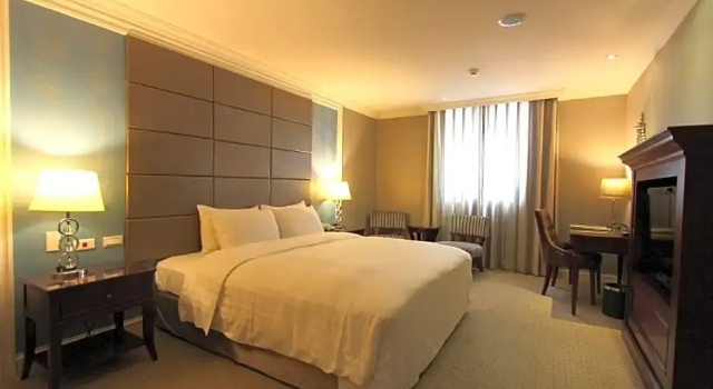 Номер Deluxe MRT Hotel