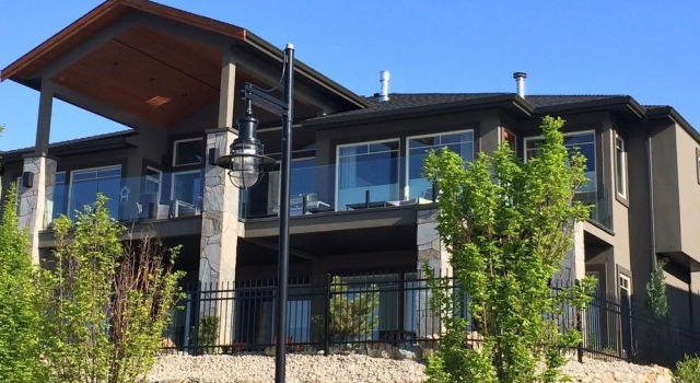 Hilltop Escape Bed & Breakfast, 预订 酒店 Kelowna 不列颠哥伦比亚省