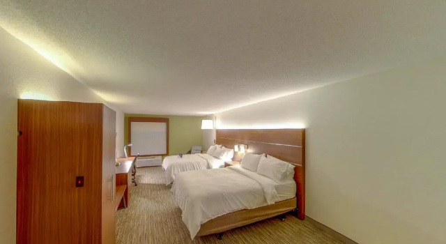 Четырёхместный номер Standard Holiday Inn Express New Haven by IHG