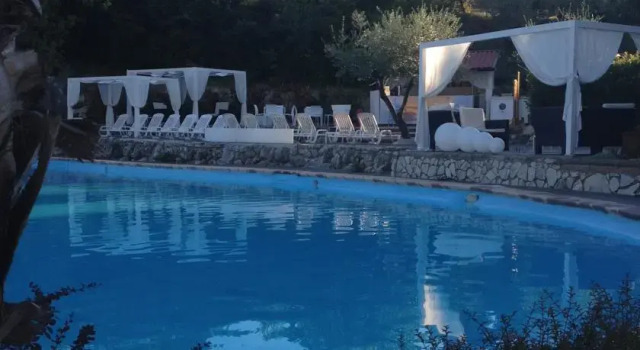 Resort Il Maniero dei Cesari, Забронировать Отель Сант-Агата-де-Готи Кампания