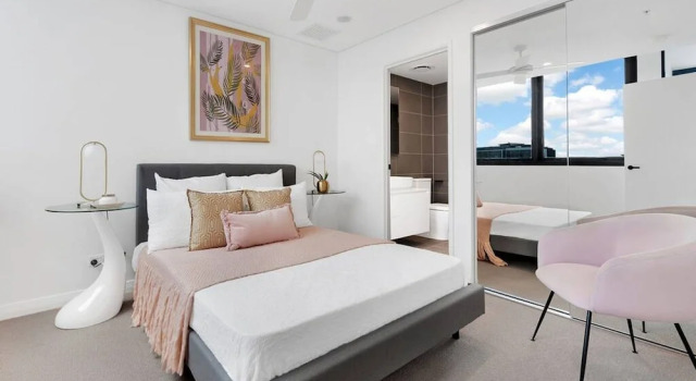 2BR Utopia Fortitude Valley Pool Rooftop King bed, Забронировать Апартаменты/квартира Апартаменты Брисбна, рядом с Англиканский собор св. Иоанна, Апартаменты/квартира