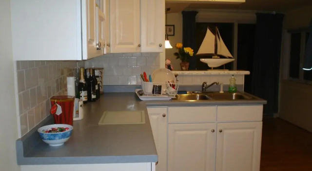 Коттедж Saybrook Manor House, Walk to Cove Beach!