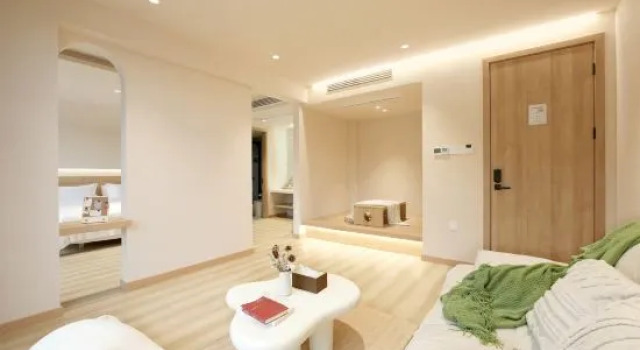 Люкс One Night and One Summer Anjiins Mountain Luxury Hot Spring Resort Homestay