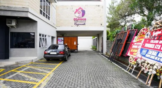 Dzawani Syariah Rajawali near Pakuwon Mall RedPartner, Book Hotel Hotels in Yogyakarta Province with a Pool, Swimming Pool