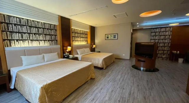 Четырёхместный номер Deluxe Holland Hill Motel