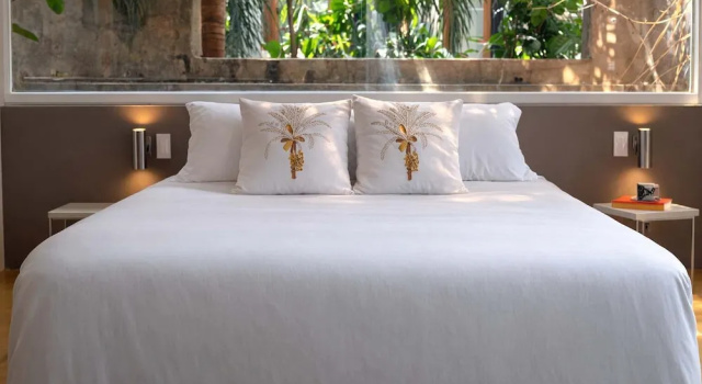 NOK Luxury Colonial Villa 6BR With Pool, Staff & Breakfast at Getsemani, Забронировать Вилла Отели Боливара с парковкой, Парковка