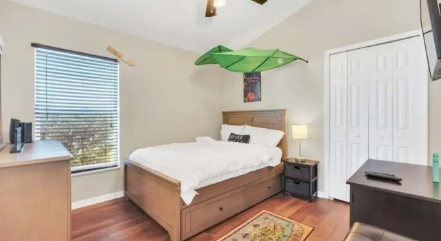 Large 4 bedroom Pool Home With Relaxing Vibes 4 Villa, Book Villa Villaer i Florida, Villa