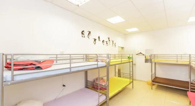 Sports Hostel, Забронировать Хостел Хостелы Каунаса, рядом с Церковь Святого Креста ордена Кармелитов, Хостел
