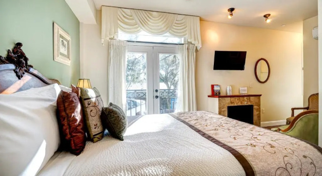 Люкс Deluxe The River Belle Inn