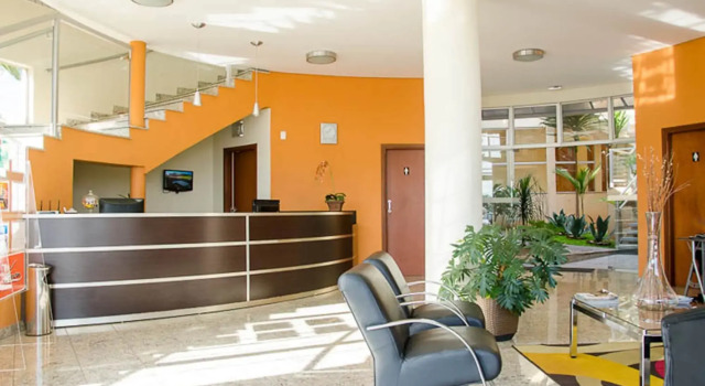 Ferian Plaza Hotel, Забронировать Отель Итапира штат Сан-Паулу