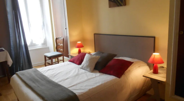 Hotel La Gravenne, Book Hotel Hoteller i Rhône-Alps med pool, Swimmingpool