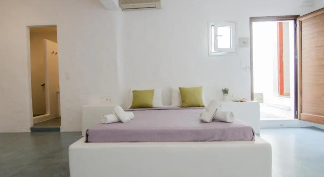 Четырёхместный номер Premium George & Irene Hotel