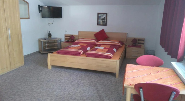 Ferienwohnungen Egger, Забронировать Отель Отели Inntal 3 звезды, 3*