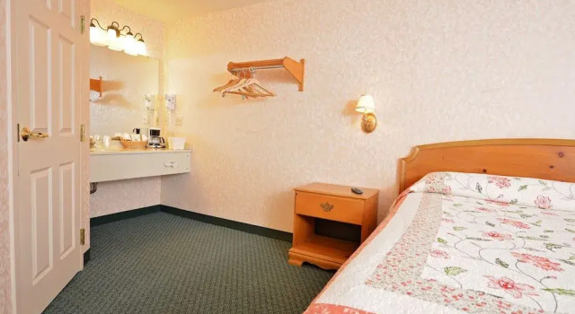 OurGuest Inn & Suites Downtown Port Clinton, Buchen Sie Pension Port Clinton Ohio