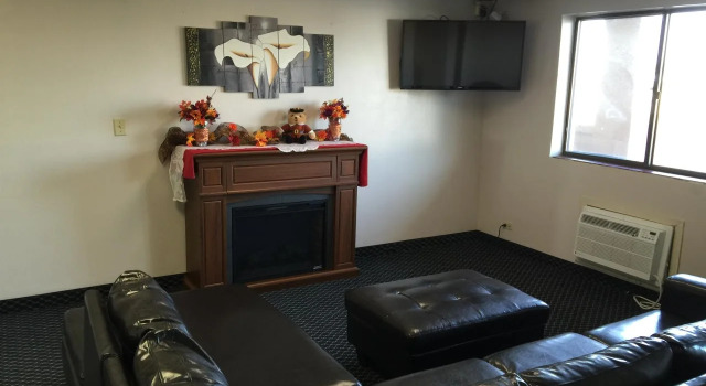 Red Coach Inn and Suites Grand Island NE, Buchen Sie Hotel Grand Island Nebraska