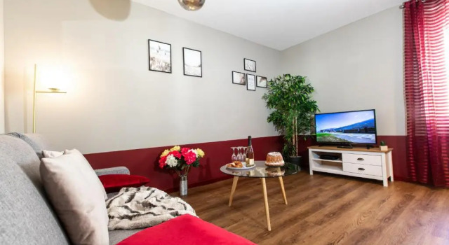 Апартаменты Le Red St Léon : Lit Queen Size * WIFI * Idéal Couple