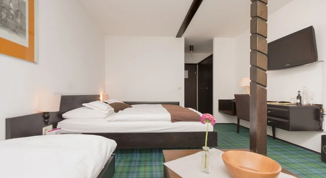 Трёхместный номер Standard с балконом Hotel Alpenhof Postillion