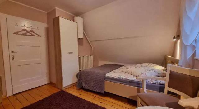 Willa Marta - pokoje gościnne z parkingiem, aneksem kuchennym, grillem i paleniskiem, piękny widok na Karkonosze, blisko szlaków, Забронировать Отель Шклярска-Поремба Шклярская-Поремба, рядом с Carl and Gerhart Hauptmanns' House