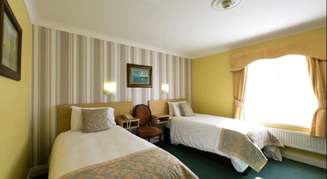 The Harbour Inn, Book Bed and Breakfast Hoteller i Wild Atlantic Way med parkering, Parkering