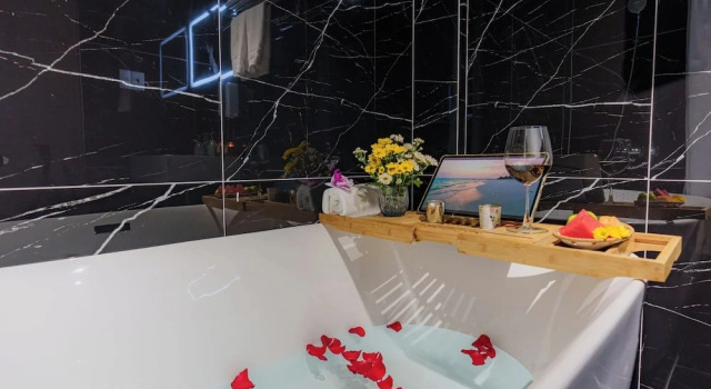 Номер Standard Salute Saigon Hotel and Spa