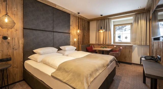 Семейный номер Standard с балконом Alpenresort Fluchthorn