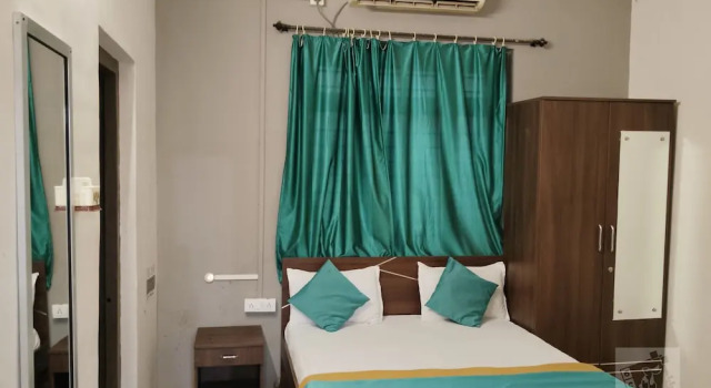 6 CR Hotel Natraj RAILWAY STATION, Забронировать Отель Аурангабад штат Махараштра, рядом с Железнодорожный вокзал Аурангабад