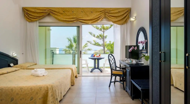 Трёхместный номер Comfort Hotel Villaggio Stromboli