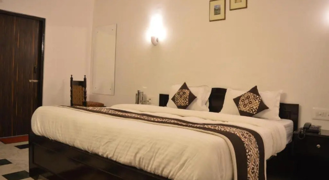 Люкс Hotel Priya