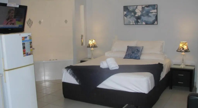 Студия Charm City Motel