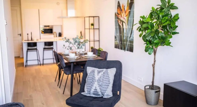 Апартаменты Chic 1 Bedroom Serviced Apartment 54m2 -NB304C-