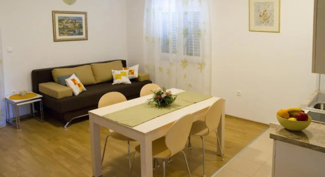 Apartments Stipe Plazibat, Prenota Appartamento Città di Lesina 